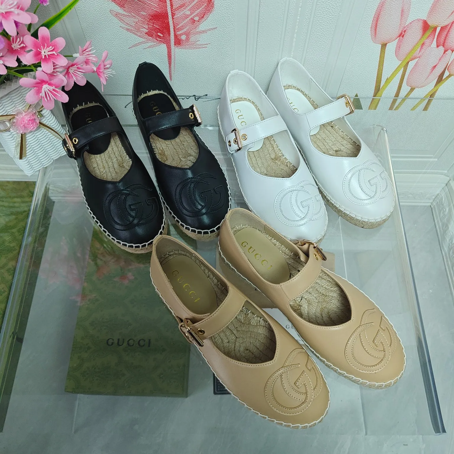 👟👟Ex-factory price 400👟👟 👏👏👏gucci 25s new fisherman shoes👍👍👍Exclusive 🌹🌹Original one-piece outsole molding, original one-to-one molding, environmentally friendly imported sheepskin upper, sheepskin lining👍original shape, comfortable and breathable to wear, Code number 35-40 (codes 34, 41, and 42 can be customized, non-refundable)